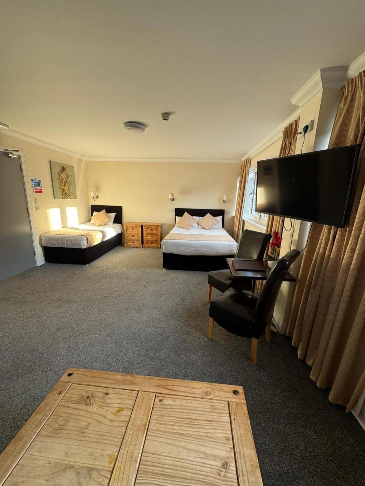 The Waverley Inn Дингуолл Экстерьер фото