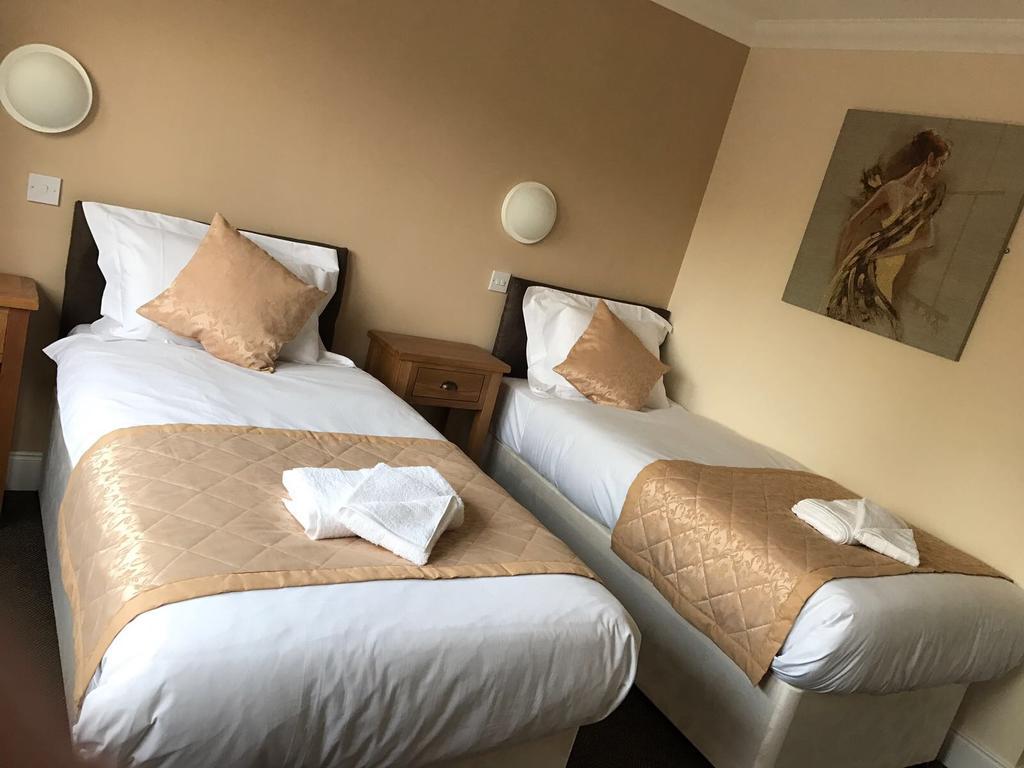The Waverley Inn Дингуолл Экстерьер фото