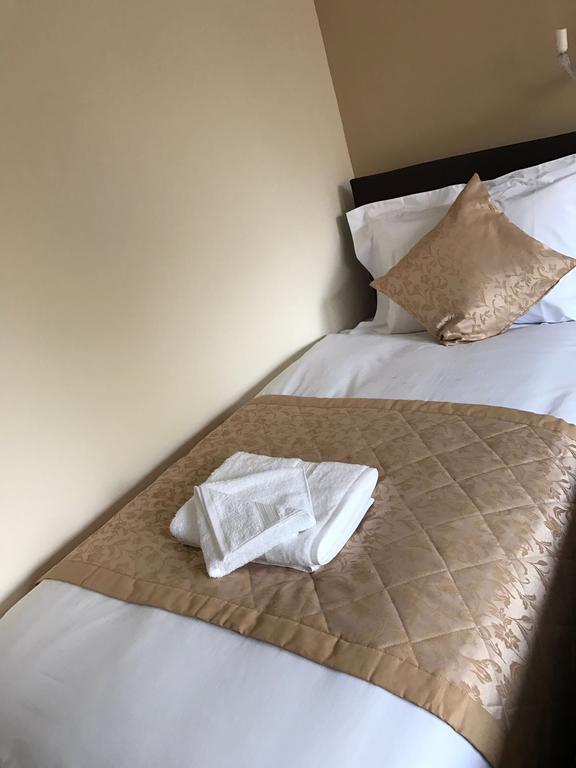 The Waverley Inn Дингуолл Экстерьер фото
